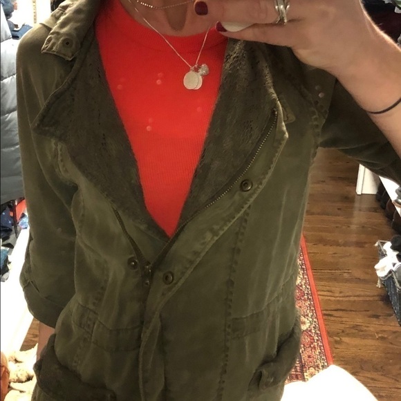 Women’s light weight utility jacket - Picture 8 of 11